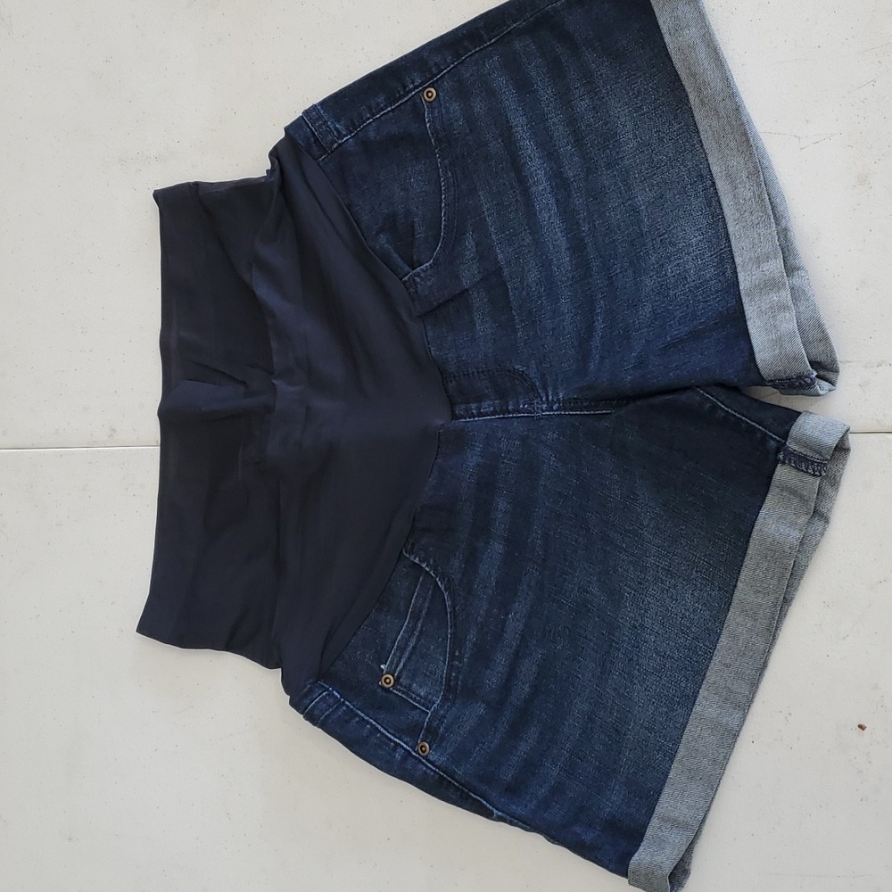 Maternity shorts